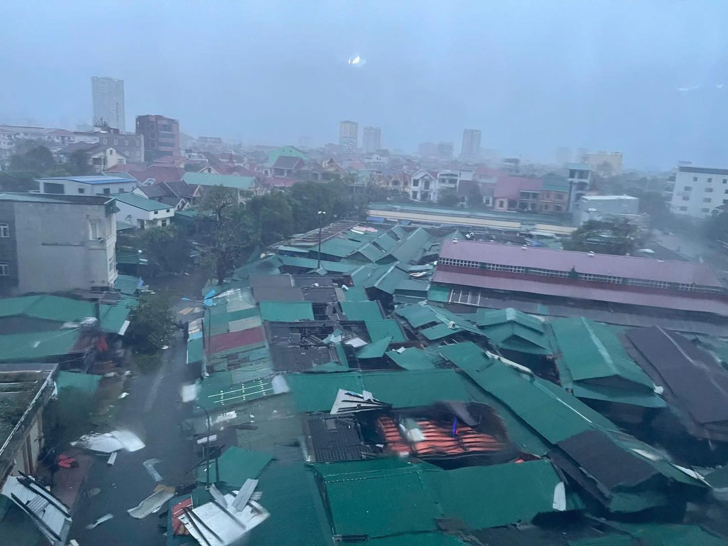 11 người chết, 13 người mất tích, 8 người mất liên lạc và 33 người bị thương do bão Bualoi, Thủ tướng chỉ đạo khẩn- Ảnh 1.