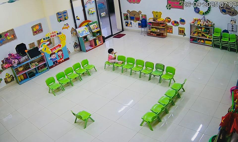 Cảnh tượng khó tin ở lớp mầm non sáng ngày mưa bão- Ảnh 2.