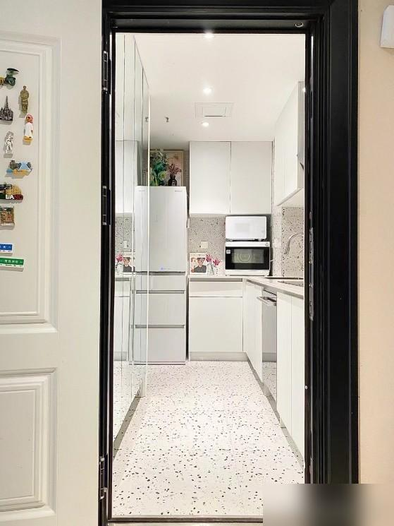 Tổ ấm 37m² của cô gái 29 tuổi khiến 5 triệu người trầm trồ: Nhỏ mà tinh tế, góc nào cũng thông minh!- Ảnh 3.