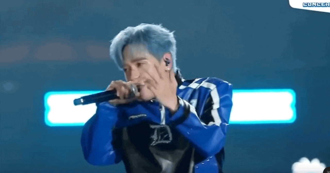 Quang Hùng MasterD hóa “Sky chúa”, diễn xong không chịu về quyết dầm mưa đu idol Sơn Tùng M-TP!- Ảnh 3.