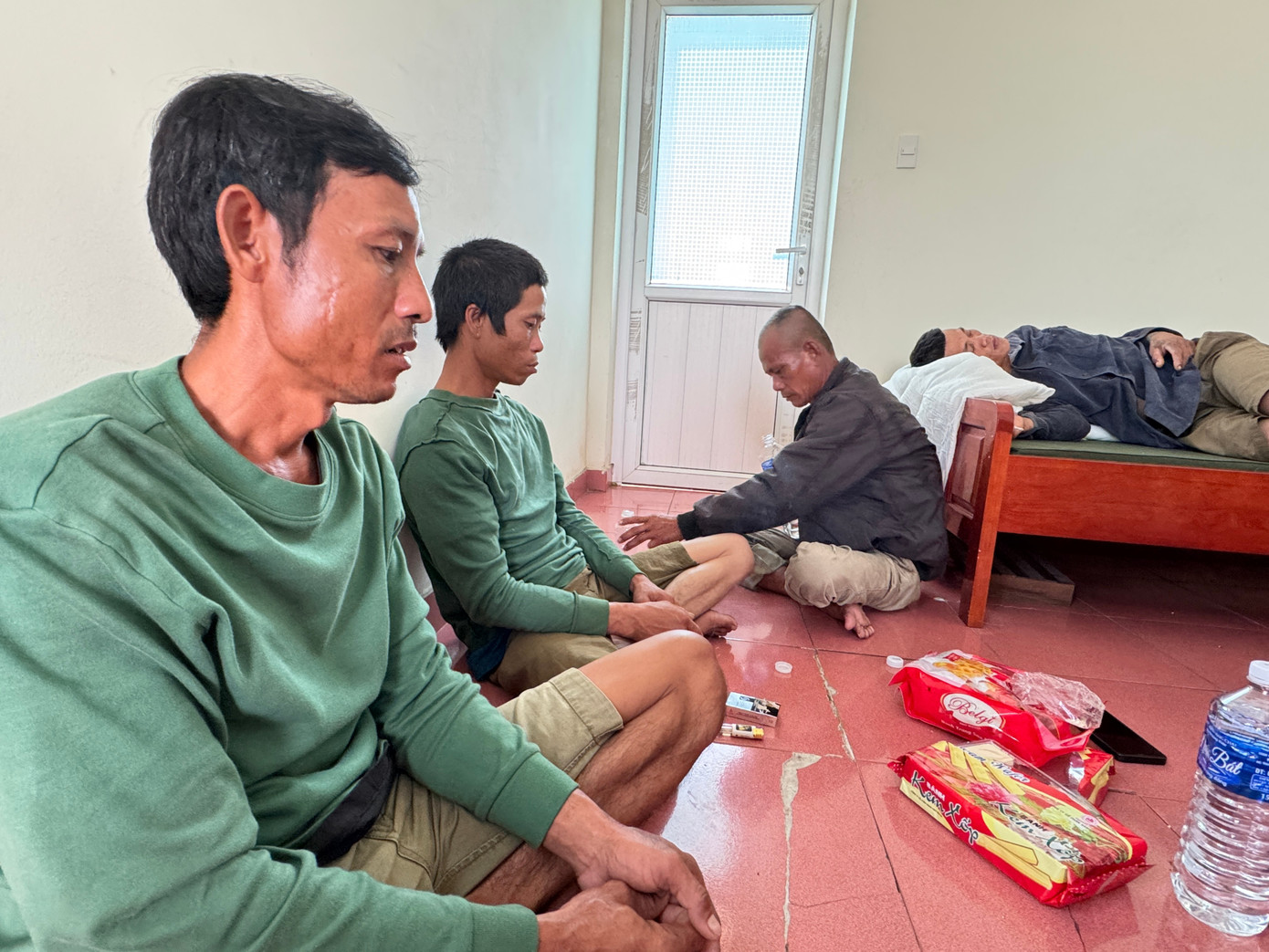 9 người biệt tăm trong sóng dữ sông Gianh: 'Chưa từng thấy cảnh tượng nào dữ dội đến vậy'- Ảnh 1.