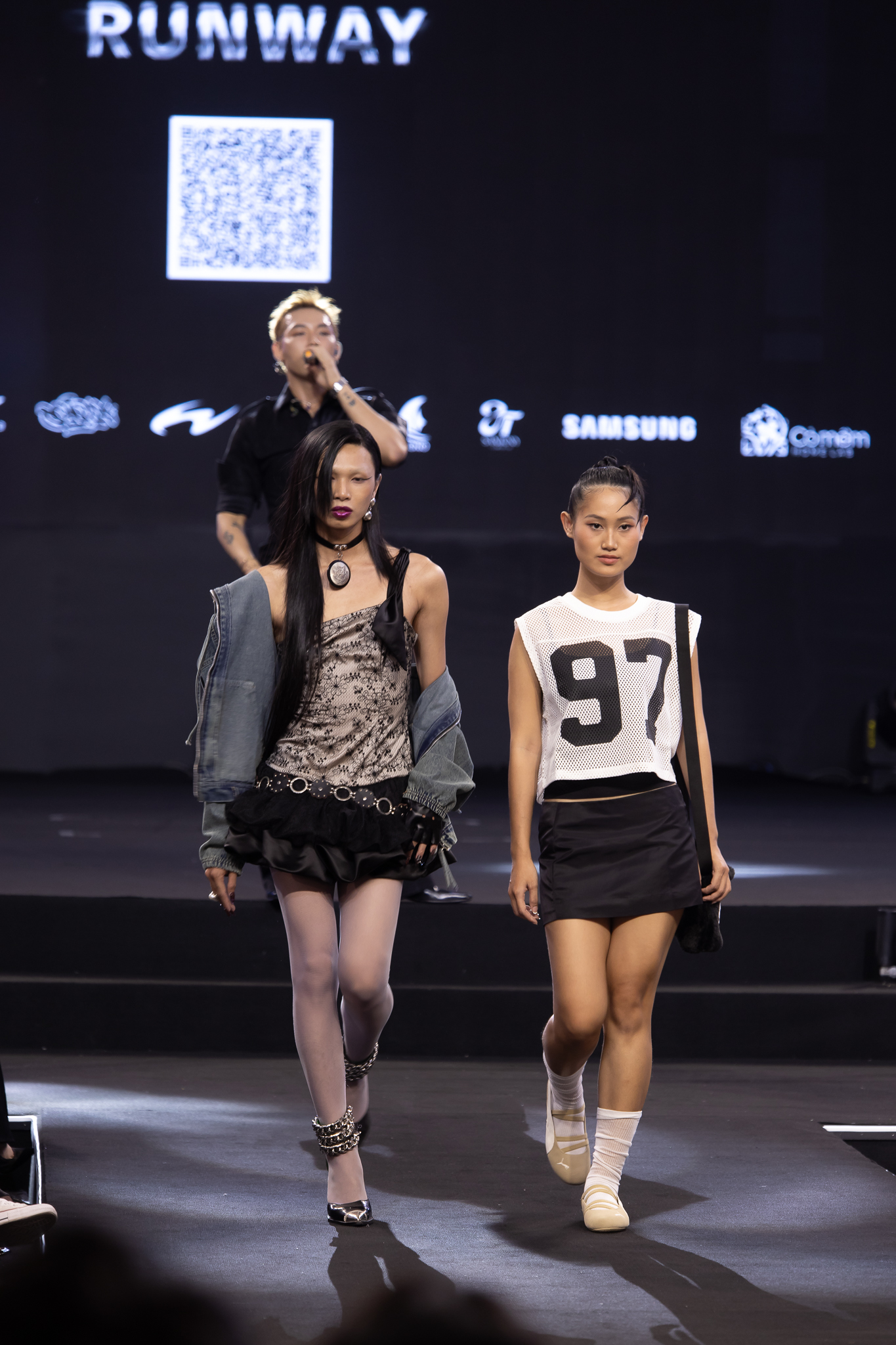 Sướng như nhà bán hàng TikTok Shop: Có luôn runway riêng để khoe trend- Ảnh 10.