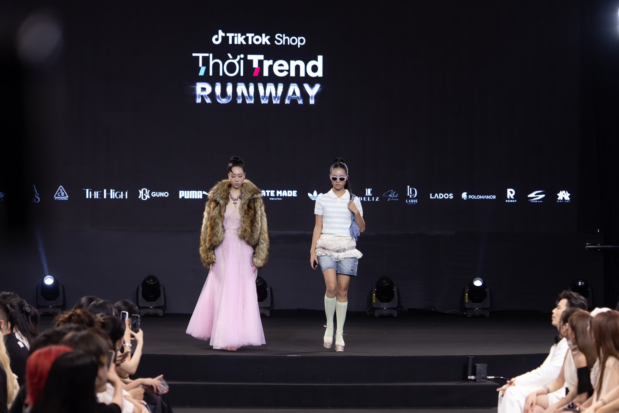 Sướng như nhà bán hàng TikTok Shop: Có luôn runway riêng để khoe trend- Ảnh 13.