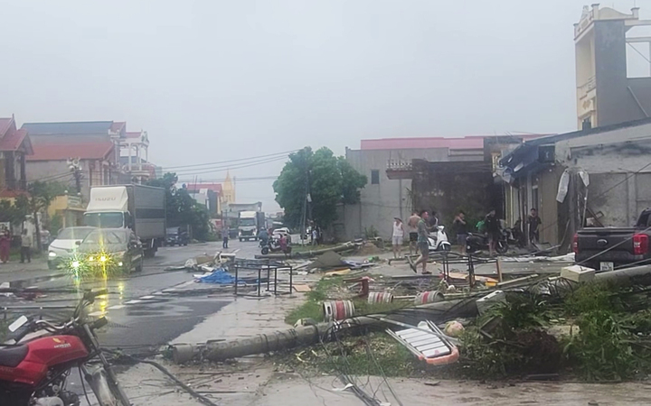 Lốc xoáy quét qua Hưng Yên và Hải Phòng, 2 người chết, 8 người bị thương- Ảnh 2.
