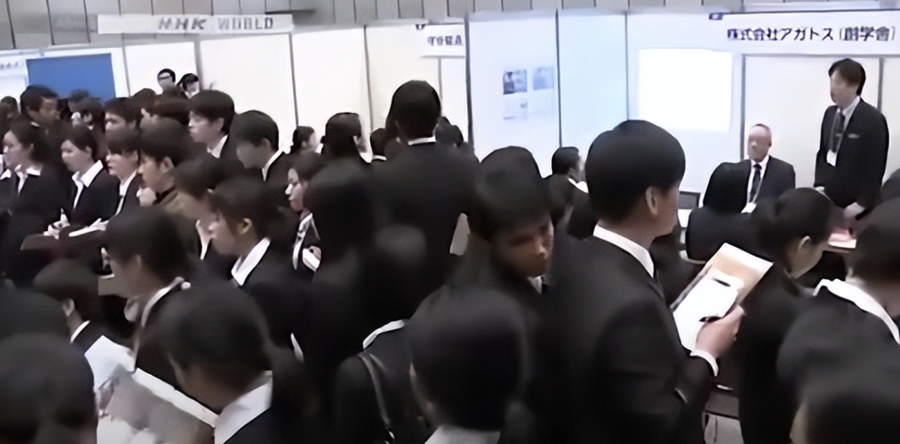 Bằng đại học Nhật Bản đã từng "quý như vàng" - Vì sao giờ trở nên mờ nhạt?- Ảnh 1.