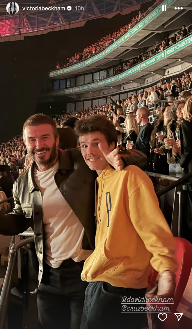 David Beckham ôm con gái Harper thắm thiết khi đi xem concert, nhan sắc đời thường của tiểu thư tài phiệt gây sốt- Ảnh 8.