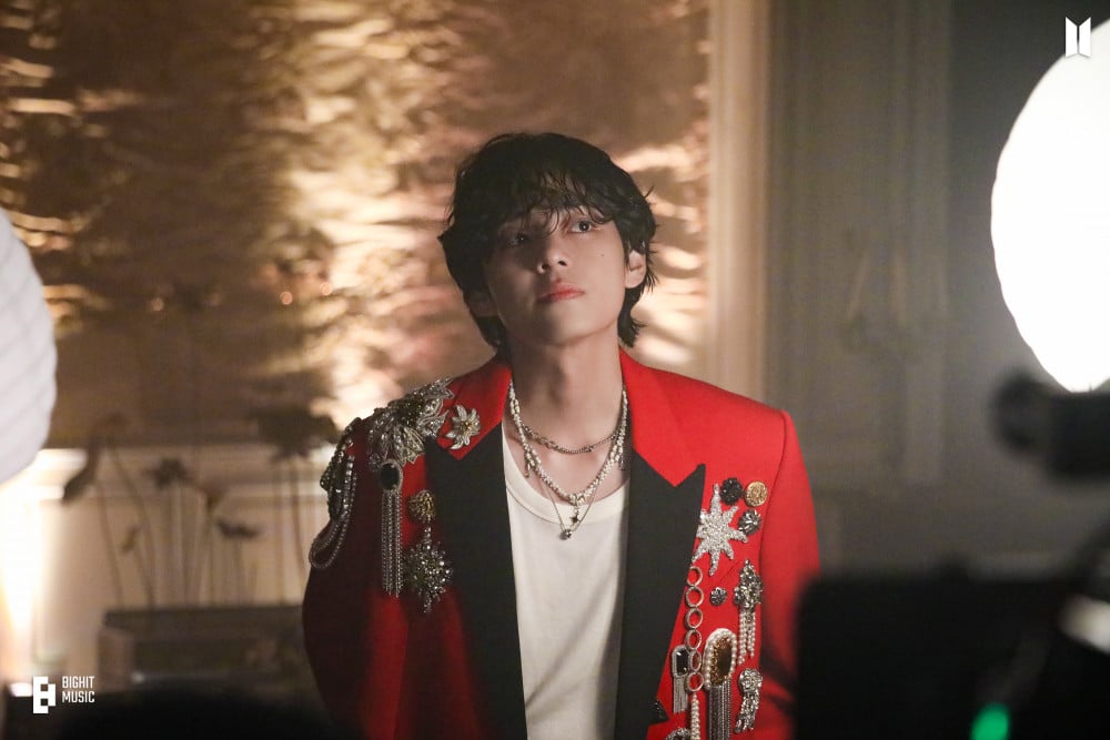 V (BTS) tiếp tục được bình chọn là “Người đàn ông đẹp trai nhất thế giới”- Ảnh 2.