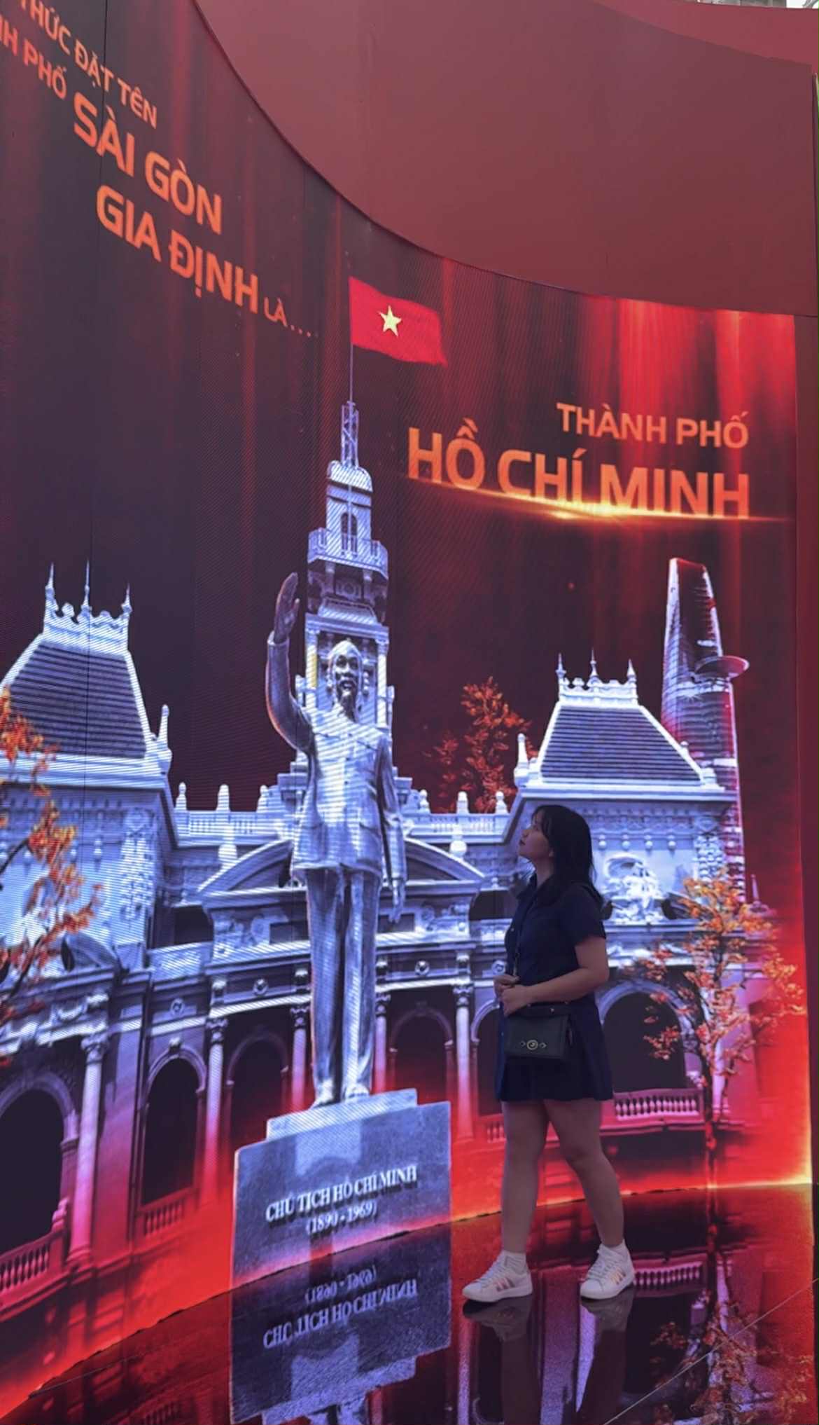 Lái ô tô từ Hải Phòng đi Hà Nội chơi lễ, gia đình 8 người chuẩn bị 80 triệu: "Tốn bao nhiêu tiền cũng không tiếc"- Ảnh 1.