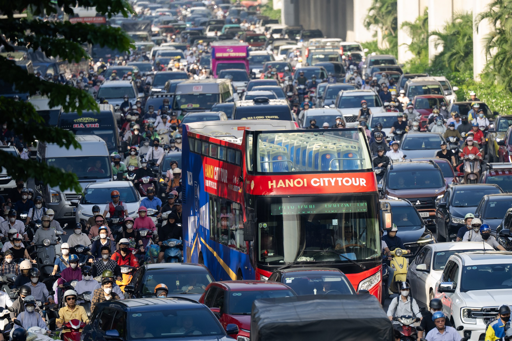 Mệt mỏi, chùn chân giữa biển ùn tắc ngày đầu đi làm trở lại sau kỳ nghỉ lễ 2/9- Ảnh 10.