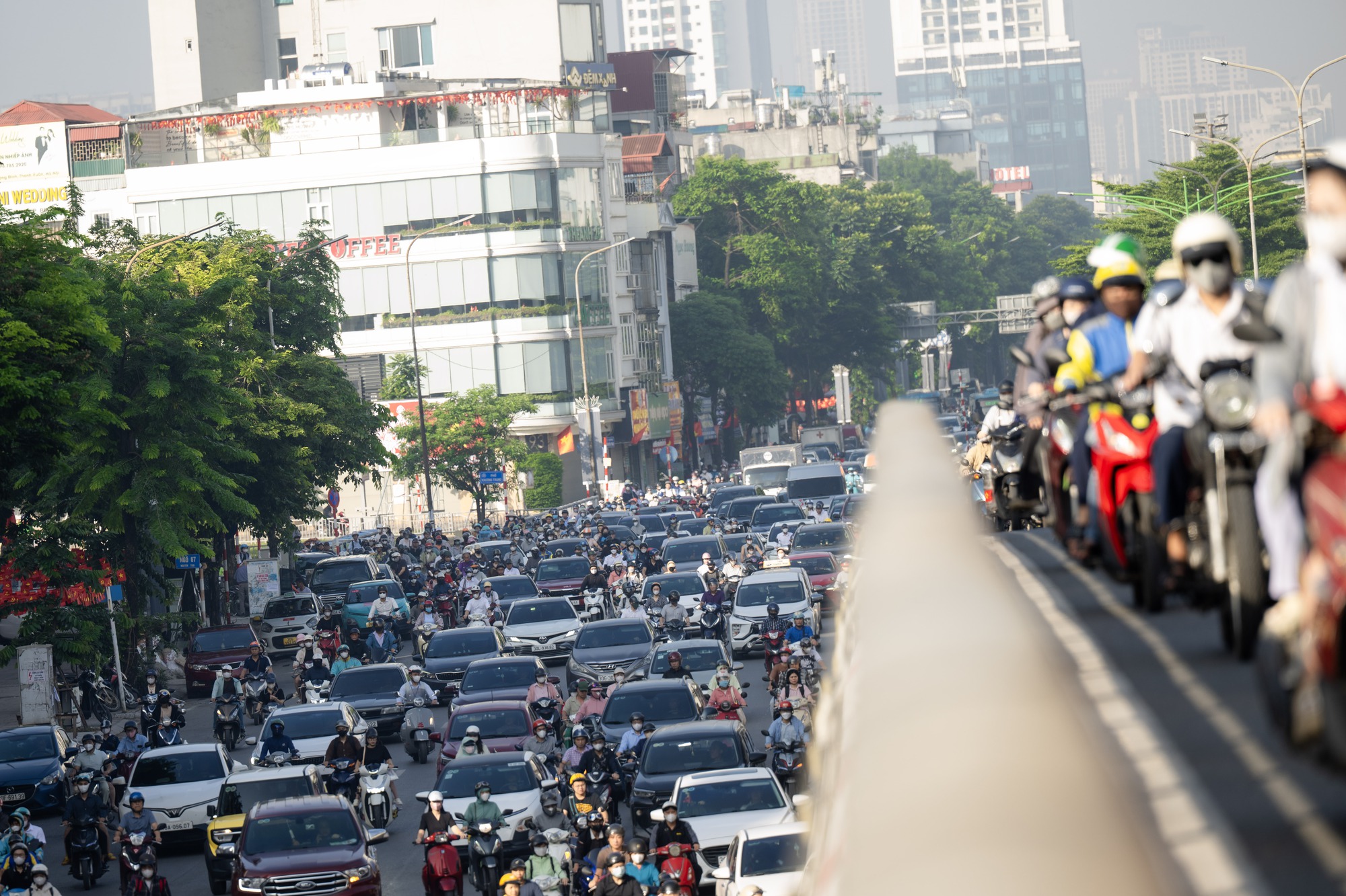 Mệt mỏi, chùn chân giữa biển ùn tắc ngày đầu đi làm trở lại sau kỳ nghỉ lễ 2/9- Ảnh 11.