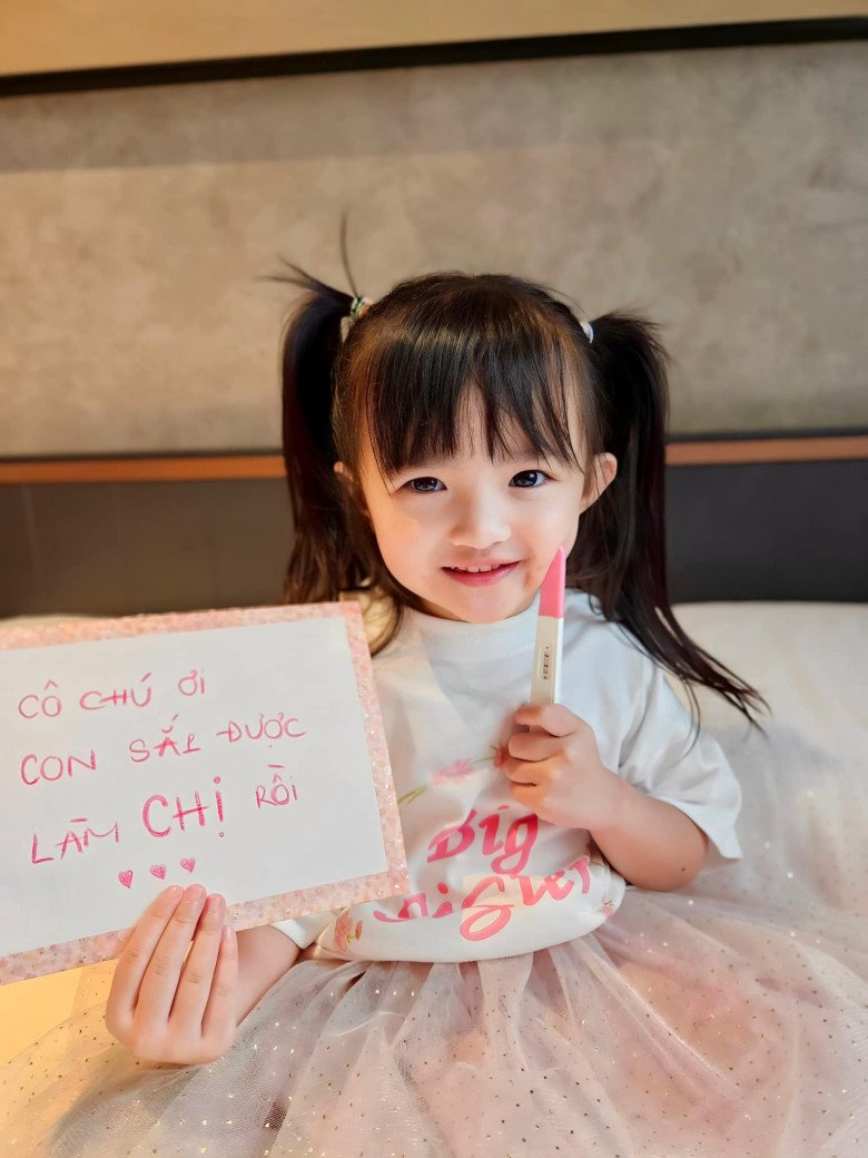 Đông Nhi - Ông Cao Thắng lần đầu đưa con gái Winnie lên sân khấu: Cực phẩm ngoan xinh yêu khiến khán giả mê mẩn!- Ảnh 5.