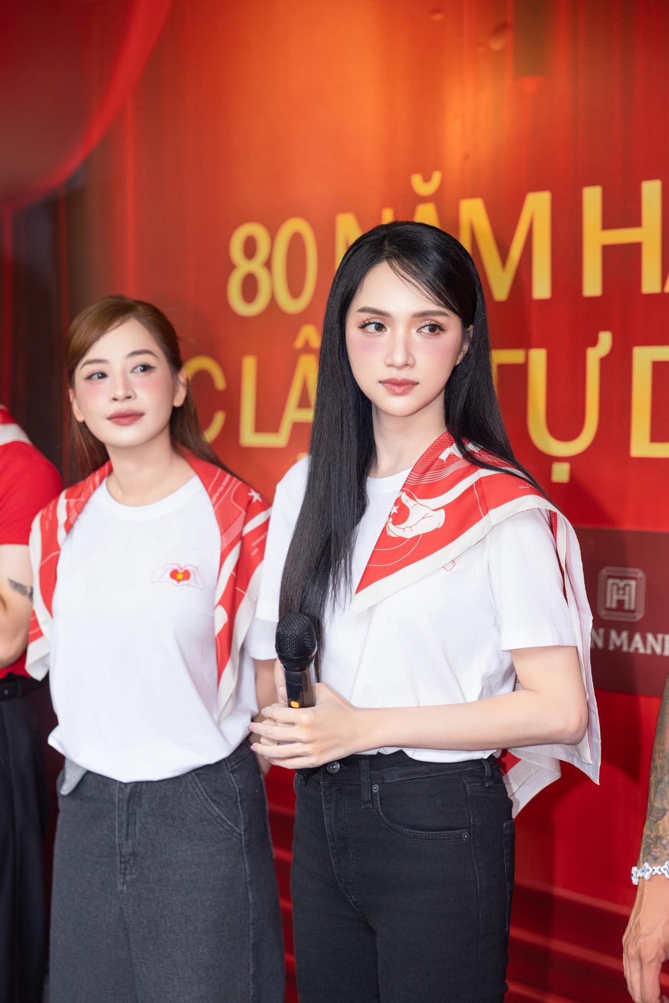 Visual Hương Giang ngày càng bén, đọ sắc nét căng với Visual Hương Giang ngày càng bén, đọ sắc nét căng với