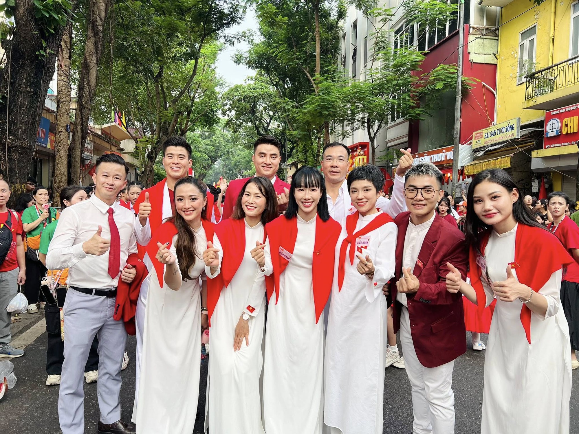 Tinh tú của thể thao Việt Nam hân hoan, tự hào giữa Quảng trường Ba Đình lịch sử ngày Đại lễ 2/9- Ảnh 2.
