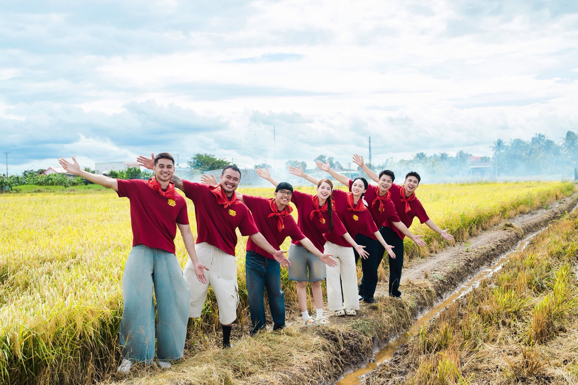 Visual Hương Giang ngày càng bén, đọ sắc nét căng với Visual Hương Giang ngày càng bén, đọ sắc nét căng với