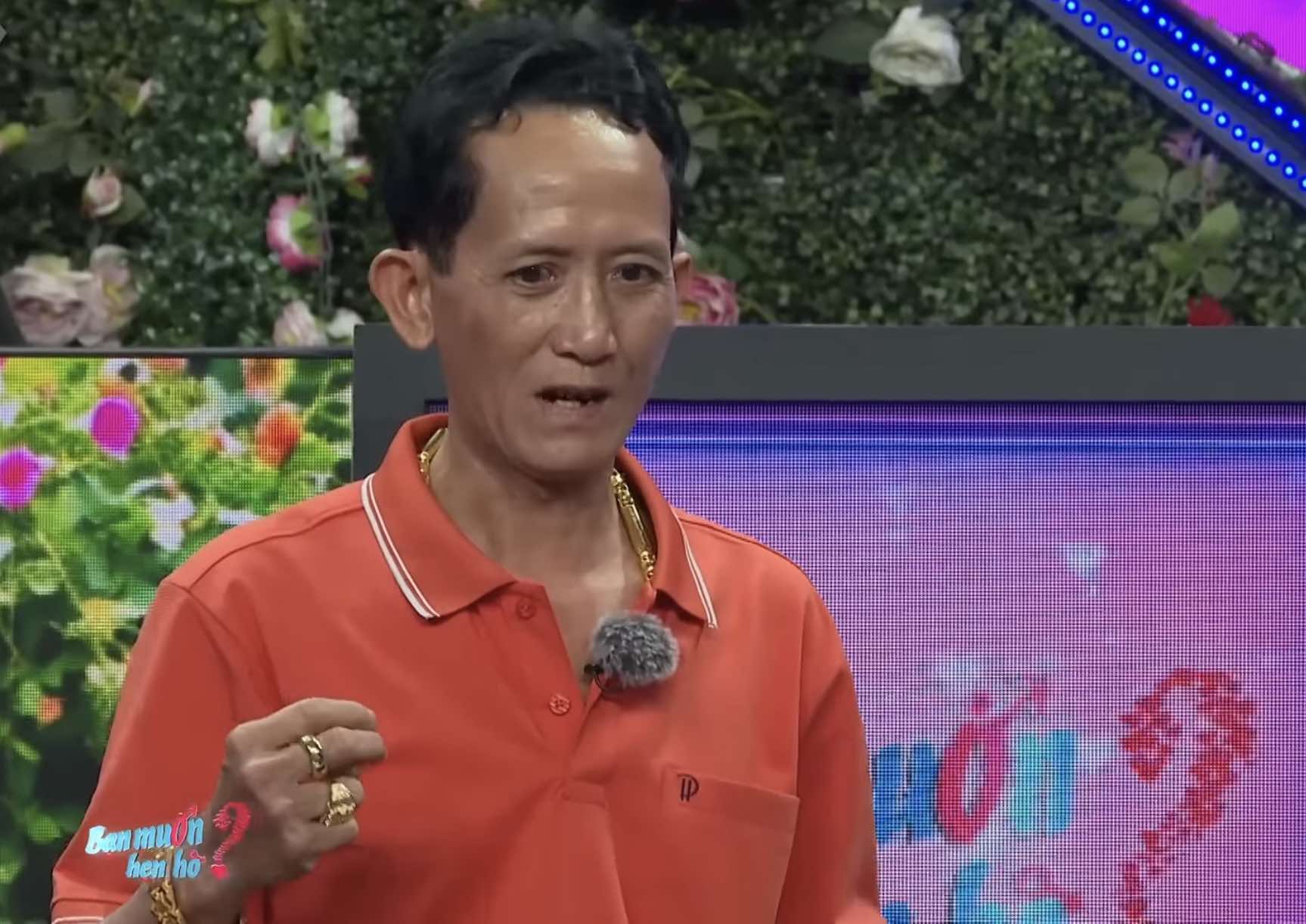 Bố đơn thân U60 đeo 11 cây vàng đi tìm bạn gái, yêu cầu biết tề gia nội trợ và cái kết- Ảnh 2.