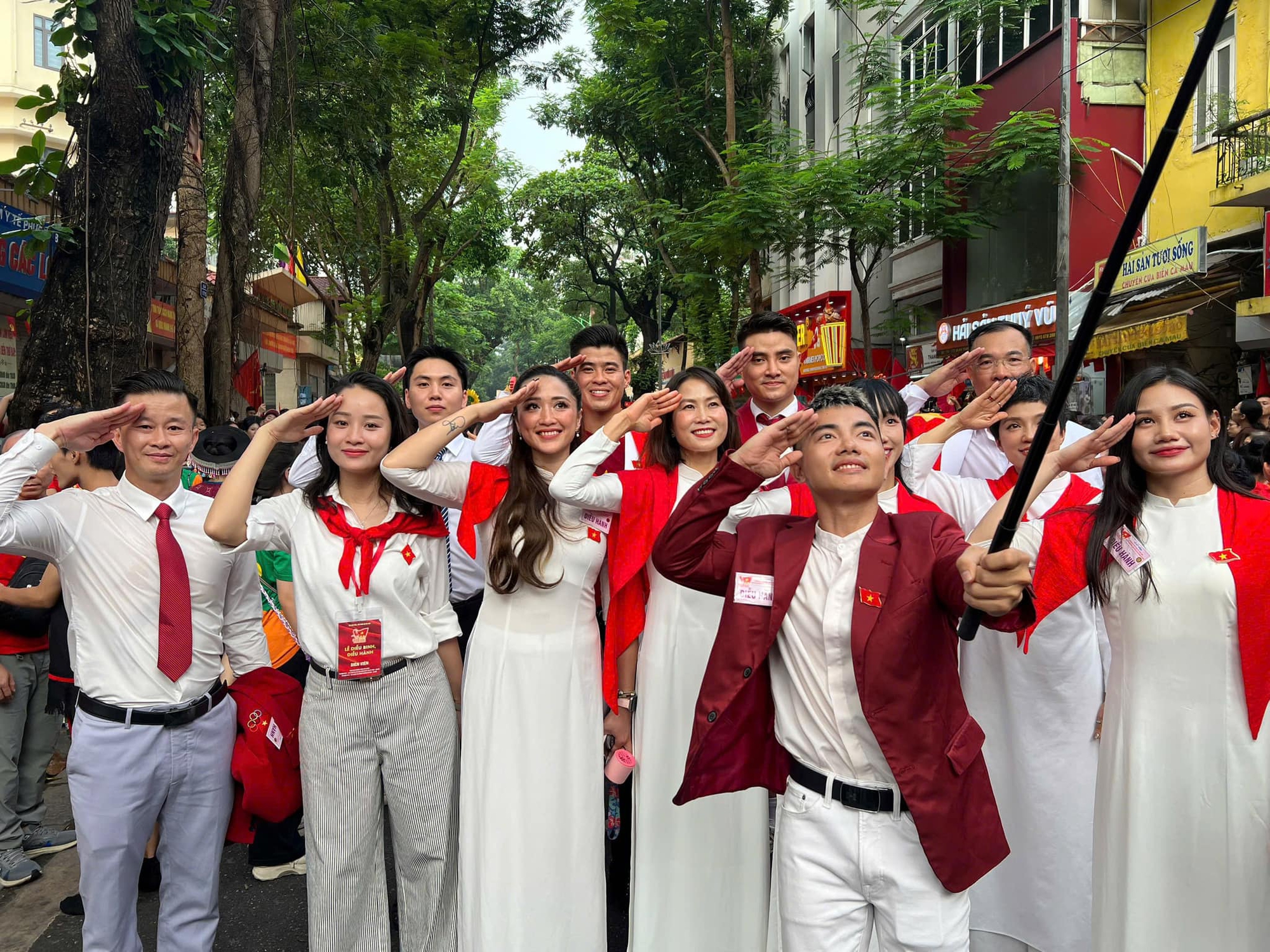 Tinh tú của thể thao Việt Nam hân hoan, tự hào giữa Quảng trường Ba Đình lịch sử ngày Đại lễ 2/9- Ảnh 1.