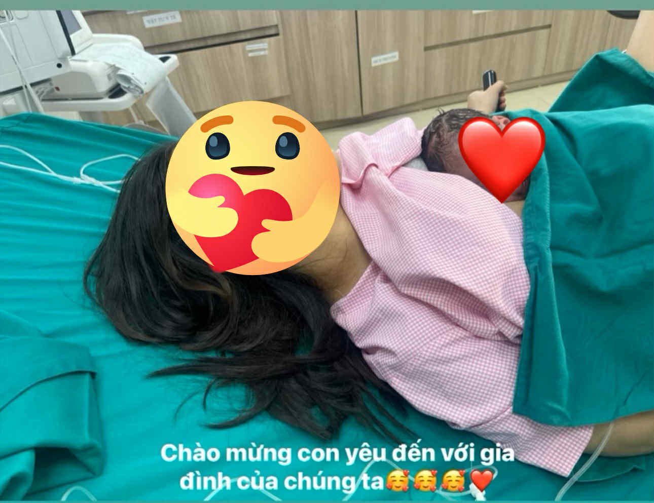 Vợ Hồ Văn Cường sinh em bé- Ảnh 1.
