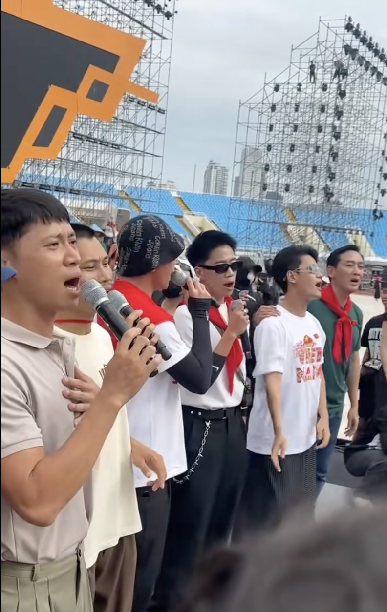 Bài hát quốc dân hot nhất 2/9 leo thẳng top thịnh hành toàn cầu, tạo trend “dậy sóng” cả showbiz- Ảnh 2.