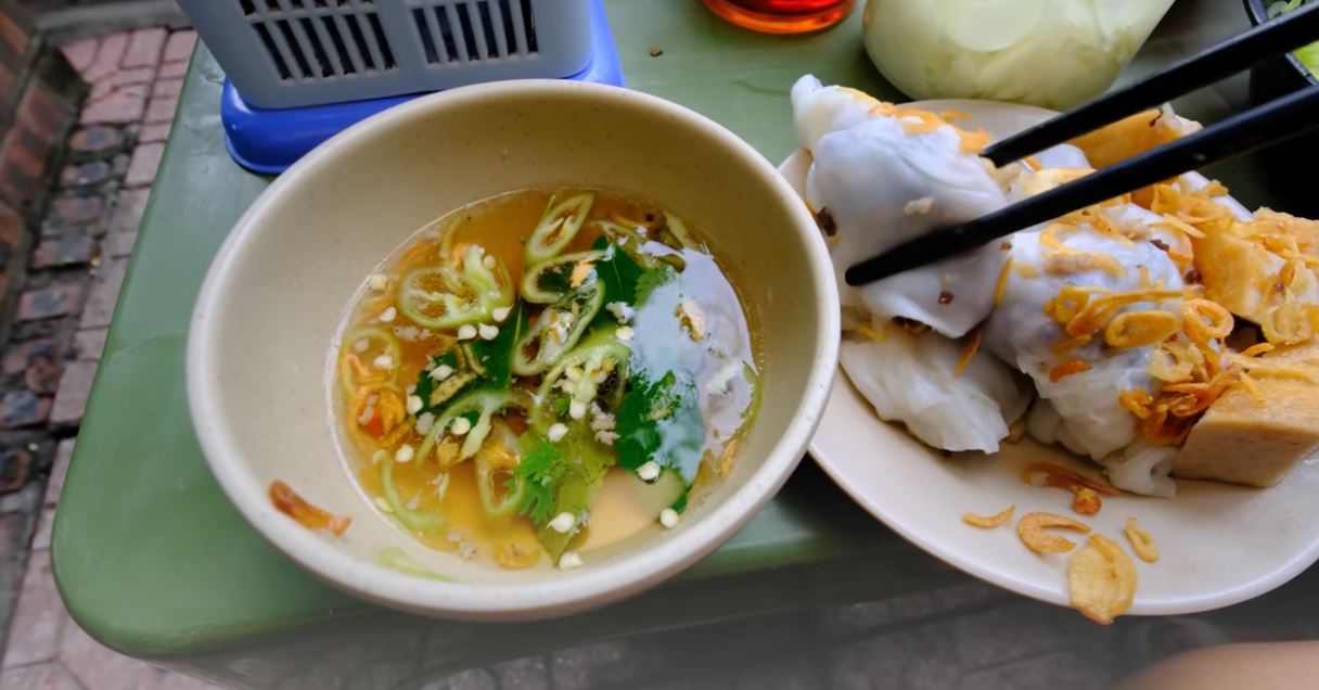 Khách Tây khám phá 1 món ăn Việt Nam, thốt lên: "Tôi mê quá rồi. Ngon đỉnh điểm”- Ảnh 5.