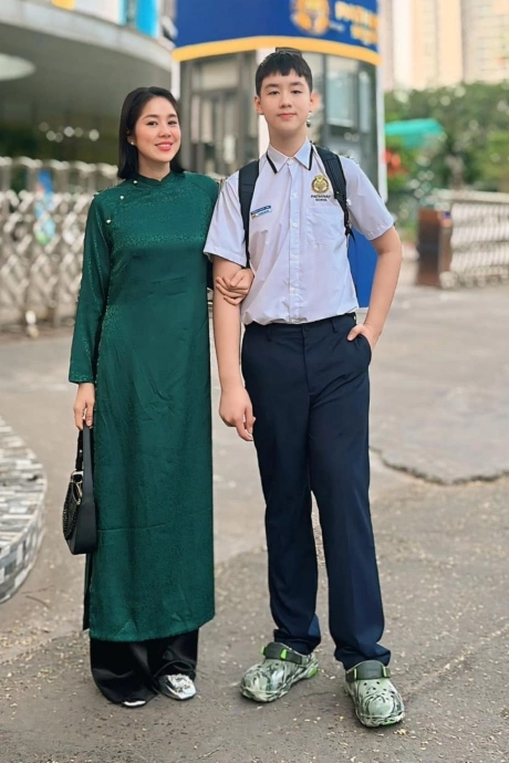 Con trai Lê Phương 14 tuổi cao gần 1,8m, visual chuẩn soái ca tương lai: Mẹ nói không bao giờ tiếc đầu tư cho con dùng món này mỗi ngày- Ảnh 6.