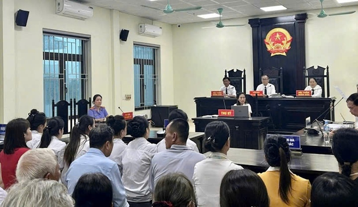 Nhóm nữ sinh ở Thanh Hoá đánh bạn gãy đốt sống cổ lĩnh án- Ảnh 1. Nhóm nữ sinh ở Thanh Hoá đánh bạn gãy đốt sống cổ lĩnh án- Ảnh 1.