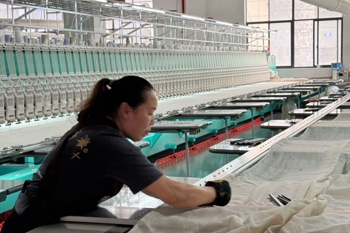 Trung Quốc đang ồ ạt đưa thứ này vào các nhà máy: Số lượng bằng nửa cả thế giới cộng lại, giúp quốc gia lội ngược dòng thần kỳ quy luật đi xuống của hàng loạt ngành sản xuất- Ảnh 2.