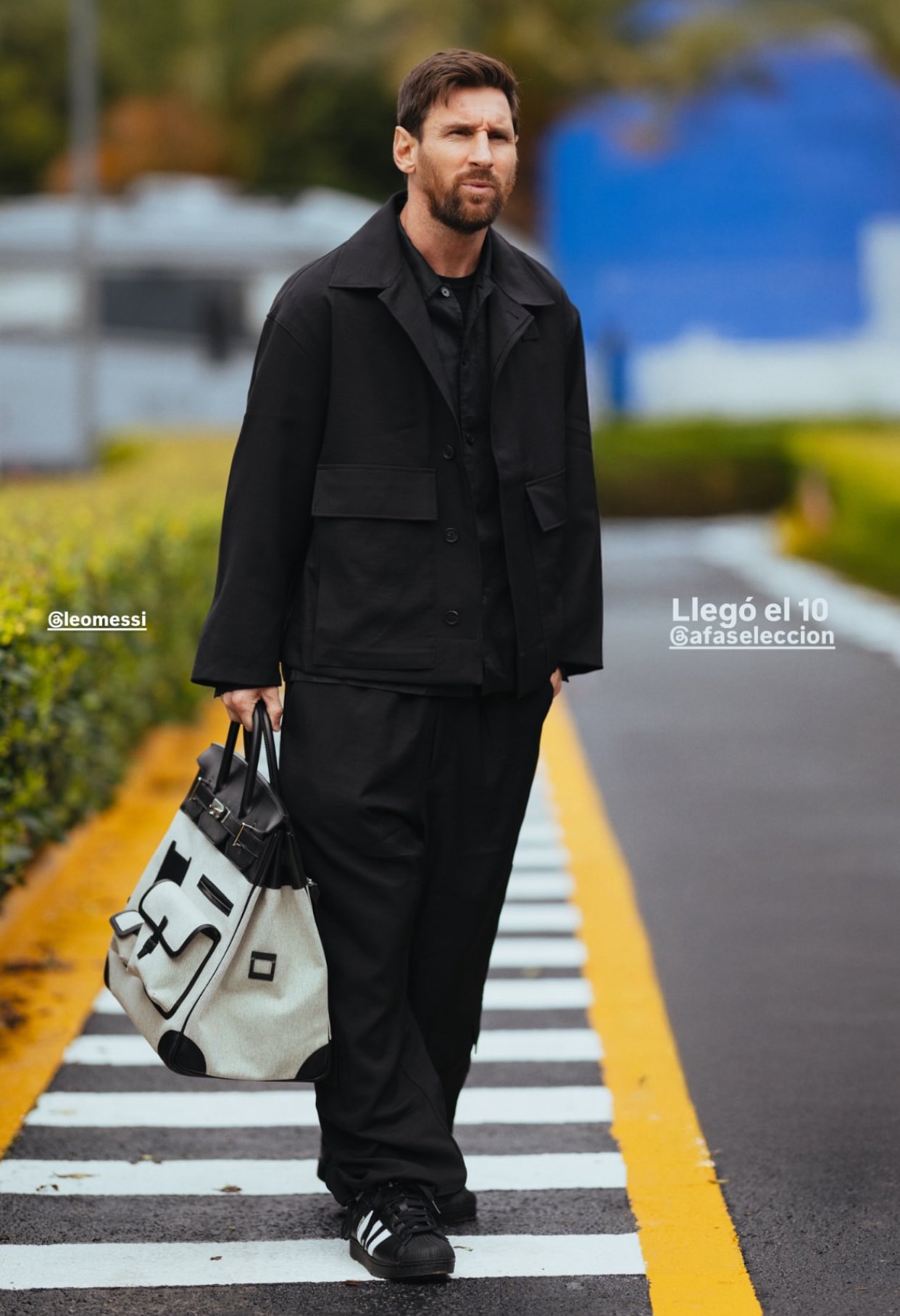 Messi chơi túi Hermès rồi: Bảnh kém gì David Beckham và Son Heung Min đâu!- Ảnh 2.