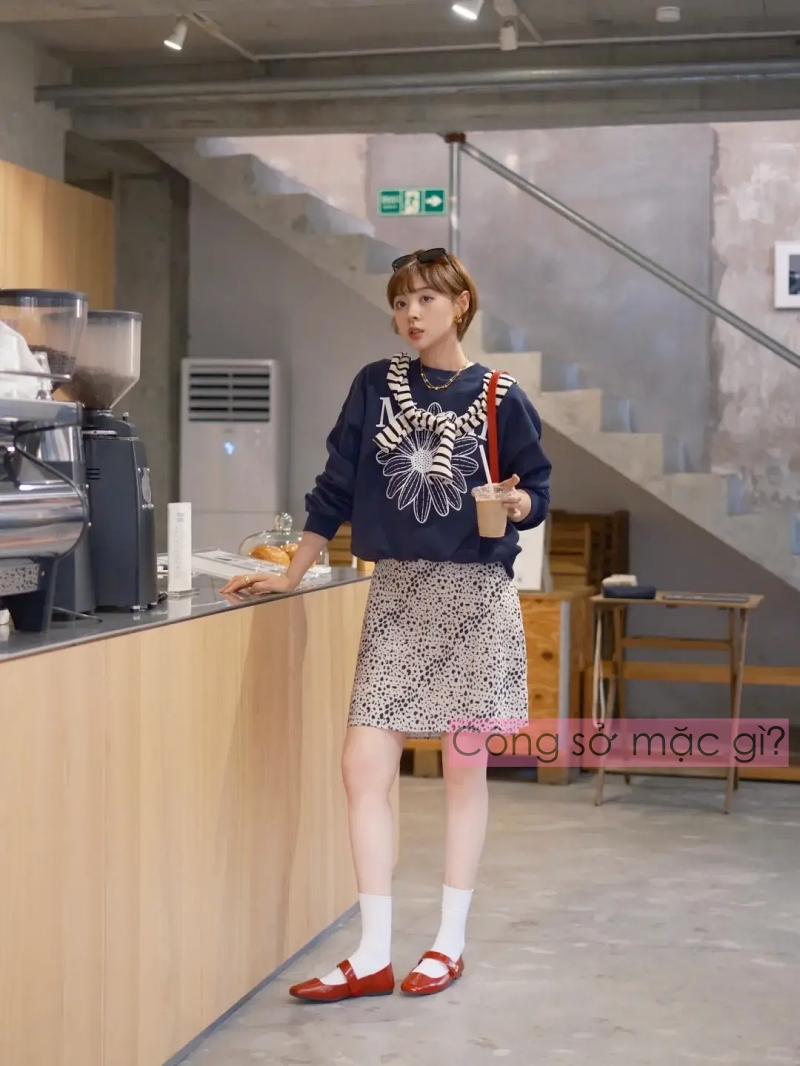 Phụ nữ 30+ n&ecirc;n bỏ qua gi&agrave;y thể thao, chọn 3 kiểu gi&agrave;y n&agrave;y để n&acirc;ng tầm phong th&aacute;i!- Ảnh 11.