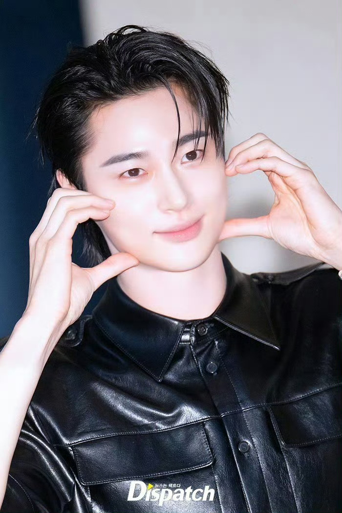 Hứa Quang Hán - Byeon Woo Seok quá bảnh, cùng nữ thần AI đổ bộ event của Gentle Monster- Ảnh 10. Hứa Quang Hán - Byeon Woo Seok quá bảnh, cùng nữ thần AI đổ bộ event của Gentle Monster- Ảnh 10.