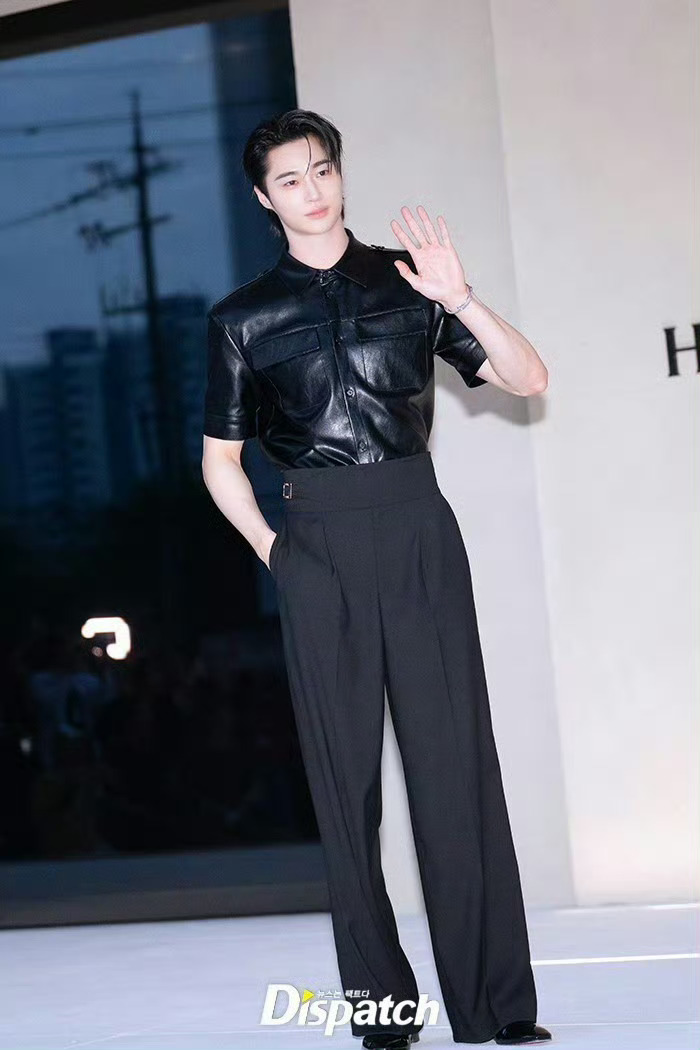 Hứa Quang Hán - Byeon Woo Seok quá bảnh, cùng nữ thần AI đổ bộ event của Gentle Monster- Ảnh 13. Hứa Quang Hán - Byeon Woo Seok quá bảnh, cùng nữ thần AI đổ bộ event của Gentle Monster- Ảnh 13.