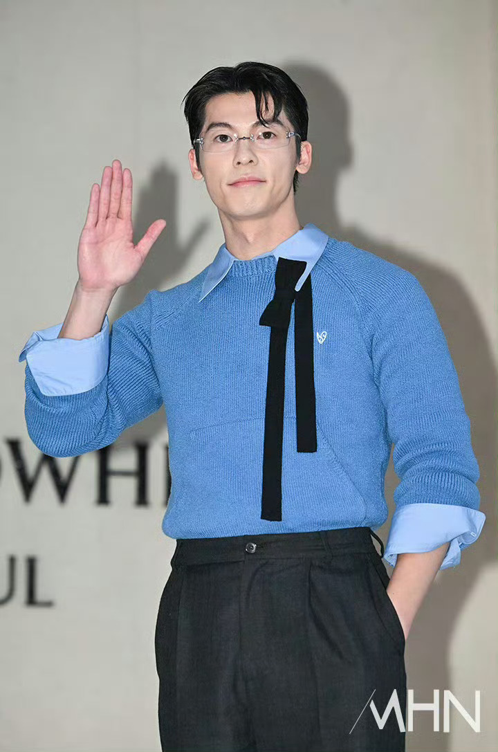 Hứa Quang Hán - Byeon Woo Seok quá bảnh, cùng nữ thần AI đổ bộ event của Gentle Monster- Ảnh 9. Hứa Quang Hán - Byeon Woo Seok quá bảnh, cùng nữ thần AI đổ bộ event của Gentle Monster- Ảnh 9.