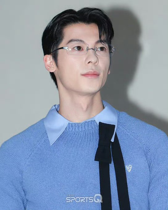 Hứa Quang Hán - Byeon Woo Seok quá bảnh, cùng nữ thần AI đổ bộ event của Gentle Monster- Ảnh 5. Hứa Quang Hán - Byeon Woo Seok quá bảnh, cùng nữ thần AI đổ bộ event của Gentle Monster- Ảnh 5.