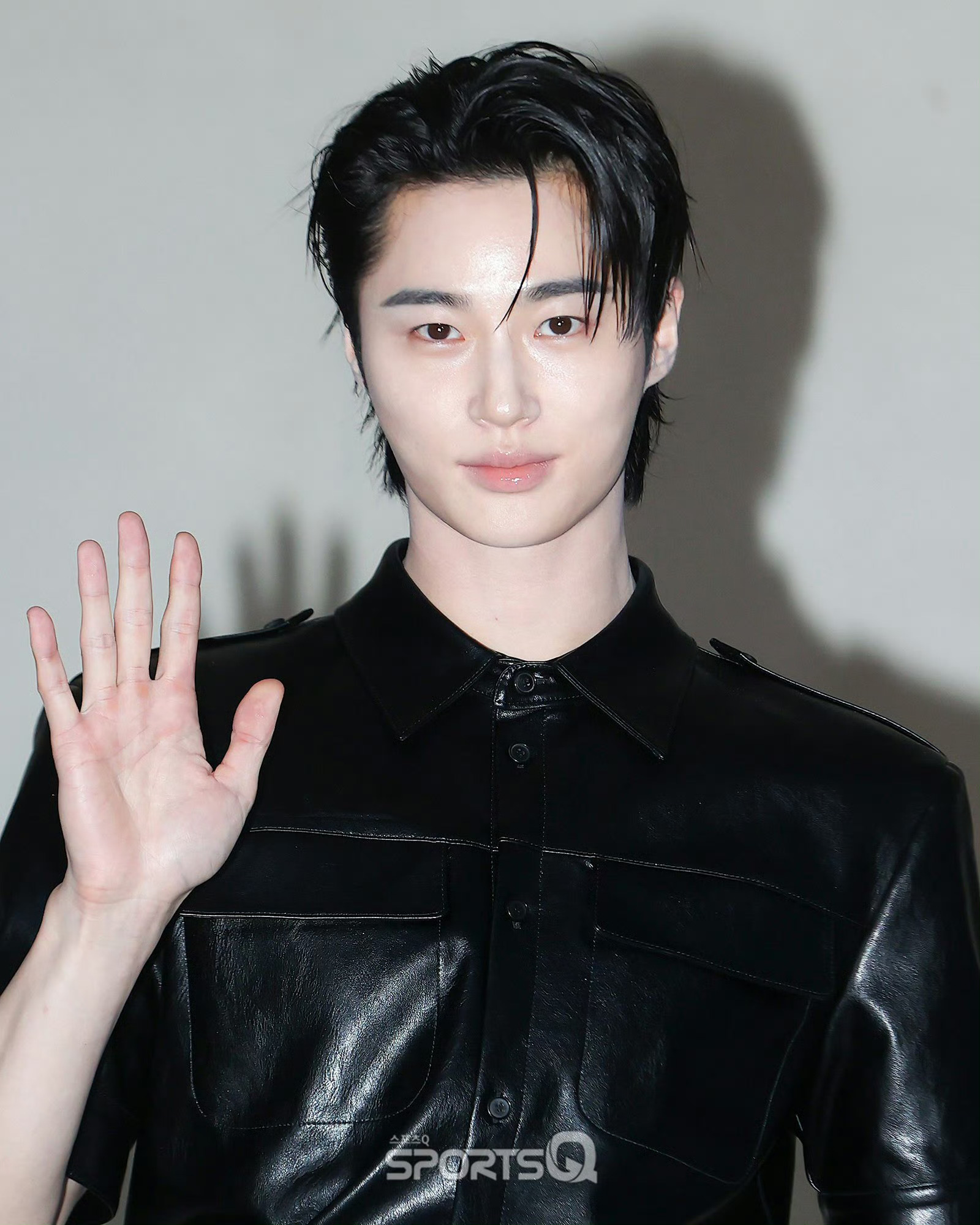 Hứa Quang Hán - Byeon Woo Seok quá bảnh, cùng nữ thần AI đổ bộ event của Gentle Monster- Ảnh 12. Hứa Quang Hán - Byeon Woo Seok quá bảnh, cùng nữ thần AI đổ bộ event của Gentle Monster- Ảnh 12.