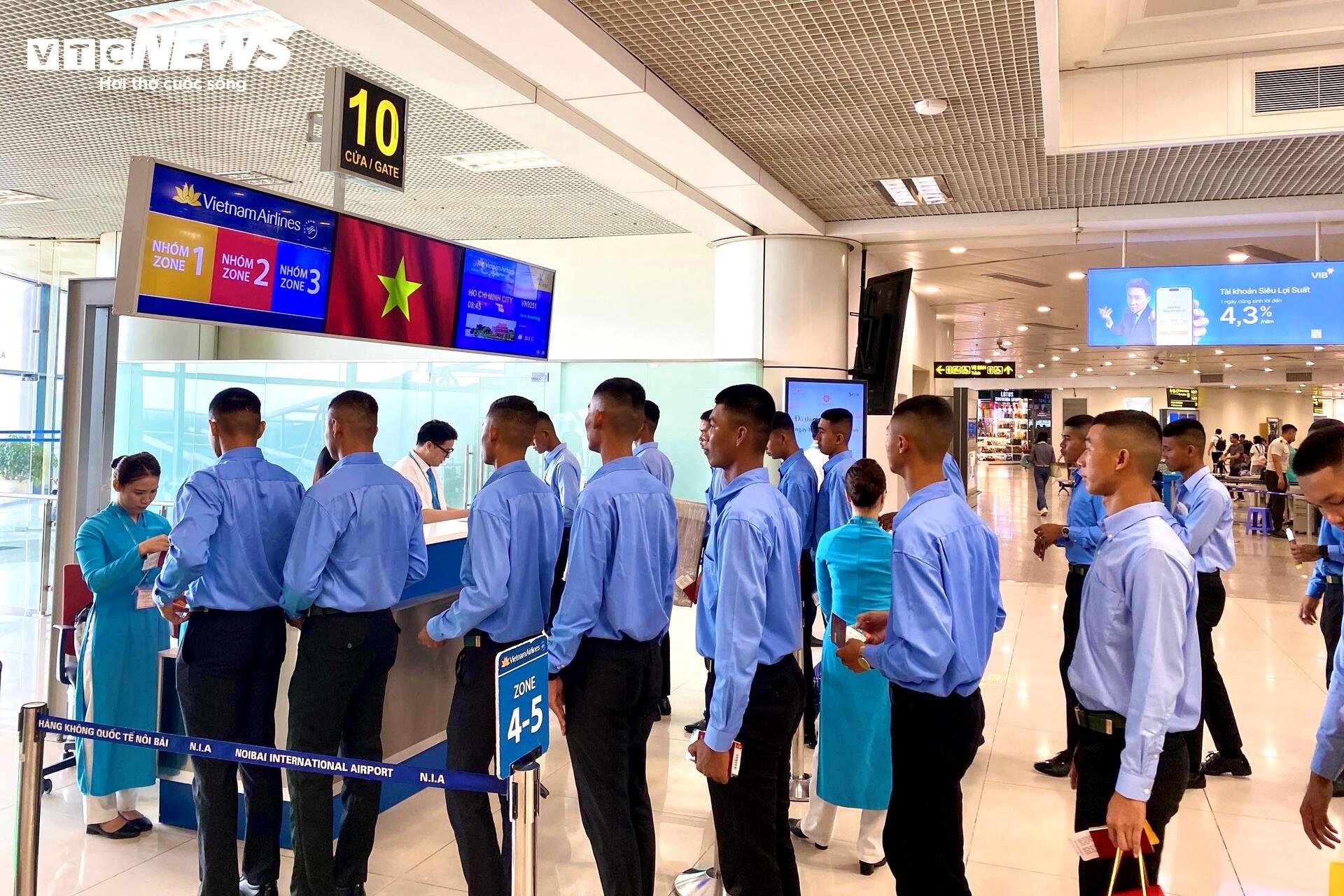 Đoàn quân đội Hoàng gia Campuchia về nước sau khi hoàn thành nhiệm vụ A80- Ảnh 10.