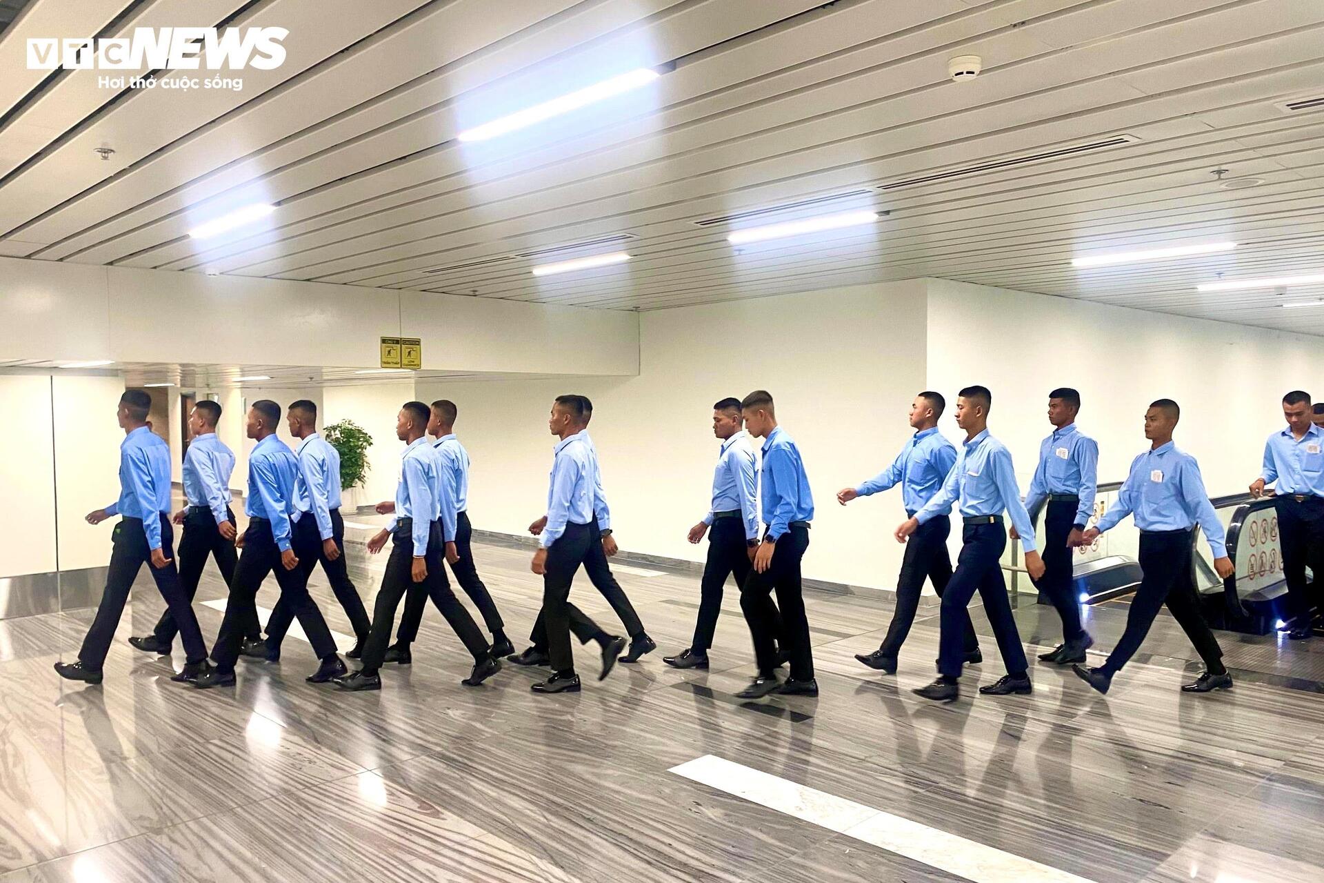 Đoàn quân đội Hoàng gia Campuchia về nước sau khi hoàn thành nhiệm vụ A80- Ảnh 11.
