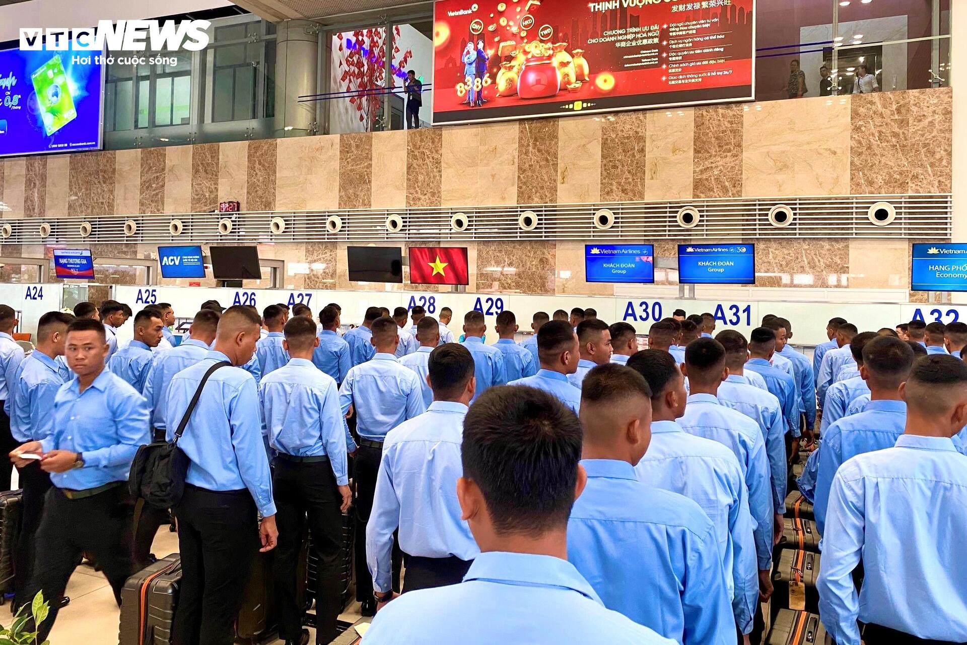Đoàn quân đội Hoàng gia Campuchia về nước sau khi hoàn thành nhiệm vụ A80- Ảnh 6.