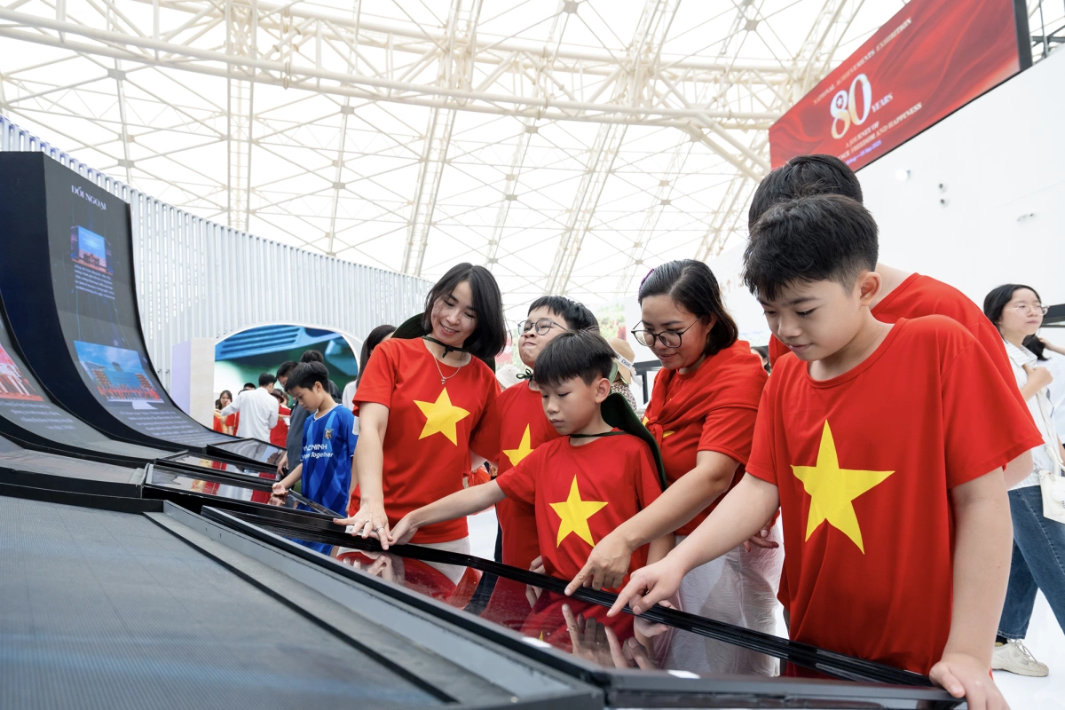 Chỉ còn chưa đầy 12 ngày nữa để ghé qua điểm check-in hot nhất Đông Anh: Gần 2 triệu người đổ về, lấp đầy không gian 260.000m2- Ảnh 3.