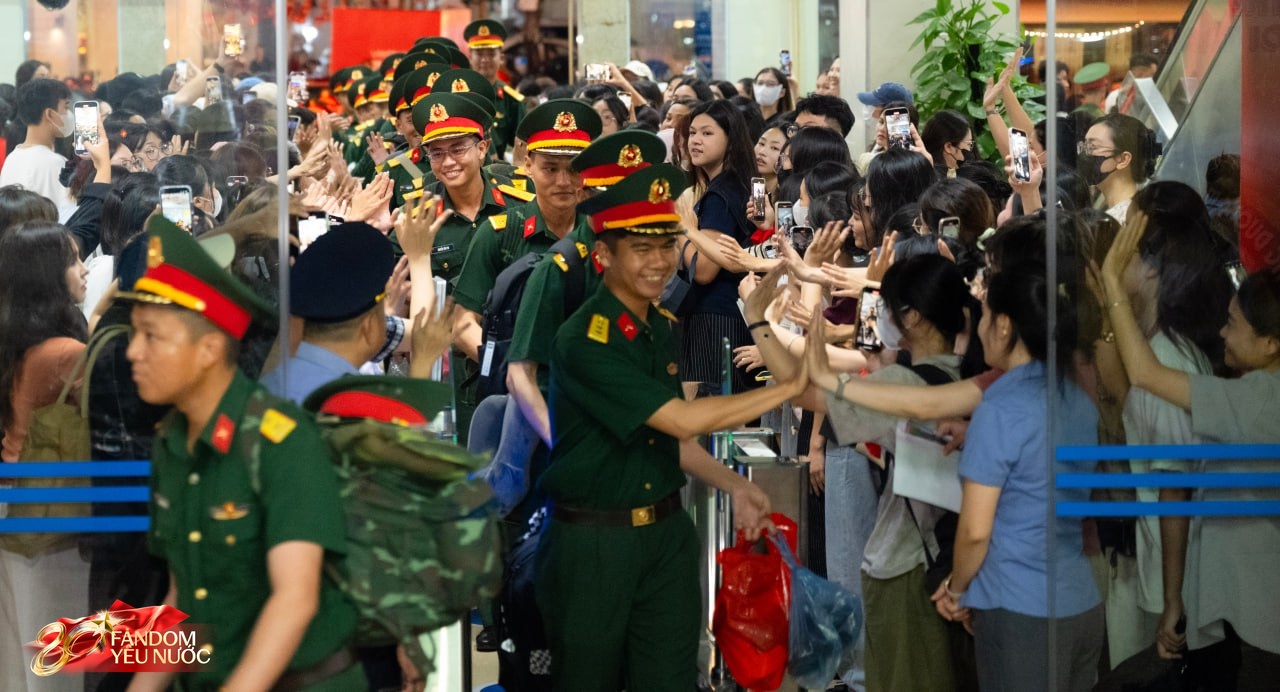 15 giây và chùm ảnh mới nhất của Lê Hoàng Hiệp trên tàu rời Hà Nội- Ảnh 9.