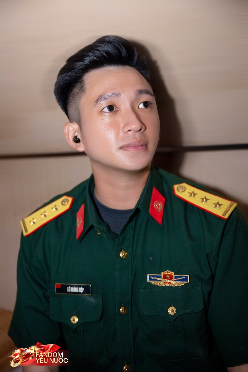15 giây và chùm ảnh mới nhất của Lê Hoàng Hiệp trên tàu rời Hà Nội- Ảnh 4.