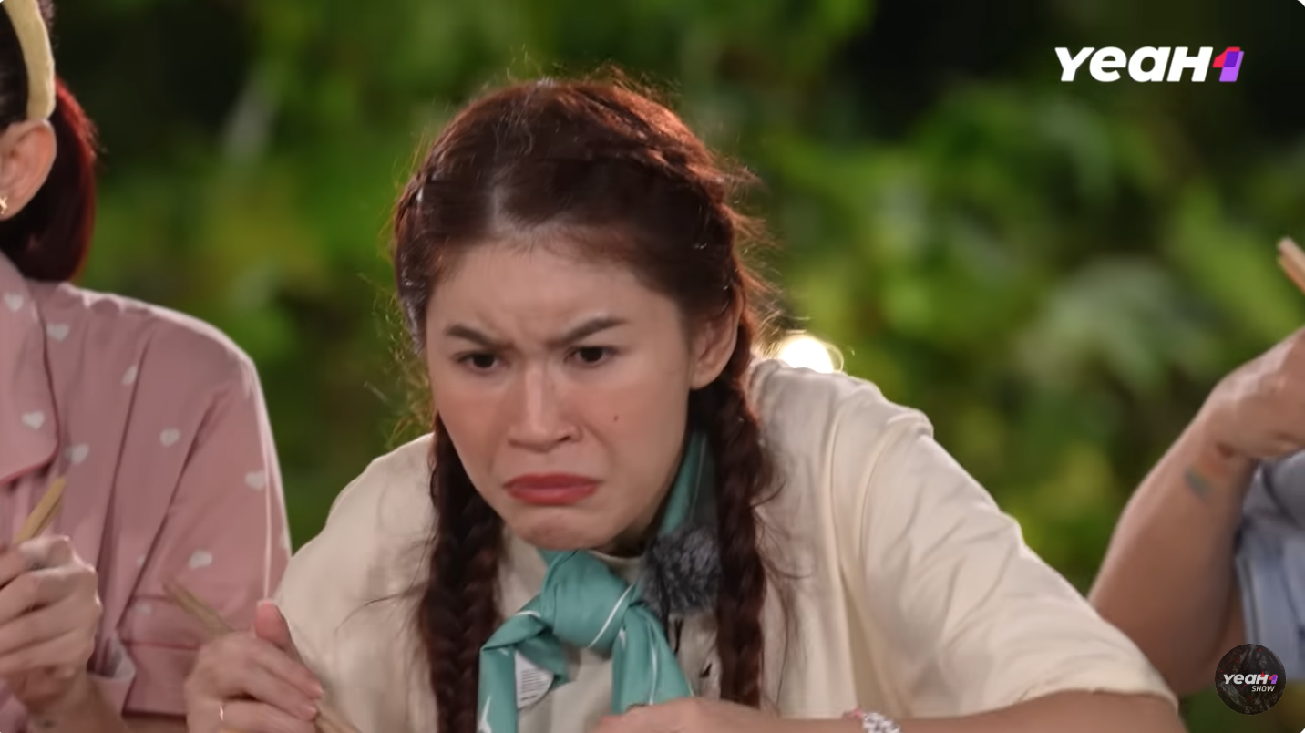 Thành viên Gia đình Haha đồng loạt bị "sốc" khi ăn món đặc sản ở Đắk Lắk, biểu cảm khiến dân mạng cười ngất- Ảnh 5.