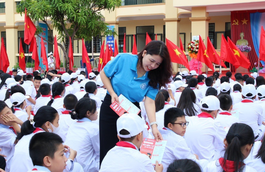 NÓNG: Hơn 20 triệu học sinh, sinh viên được hỗ trợ tối thiểu 50% phí bảo hiểm y tế từ ngân sách Nhà nước từ năm học 2025-2026- Ảnh 1.