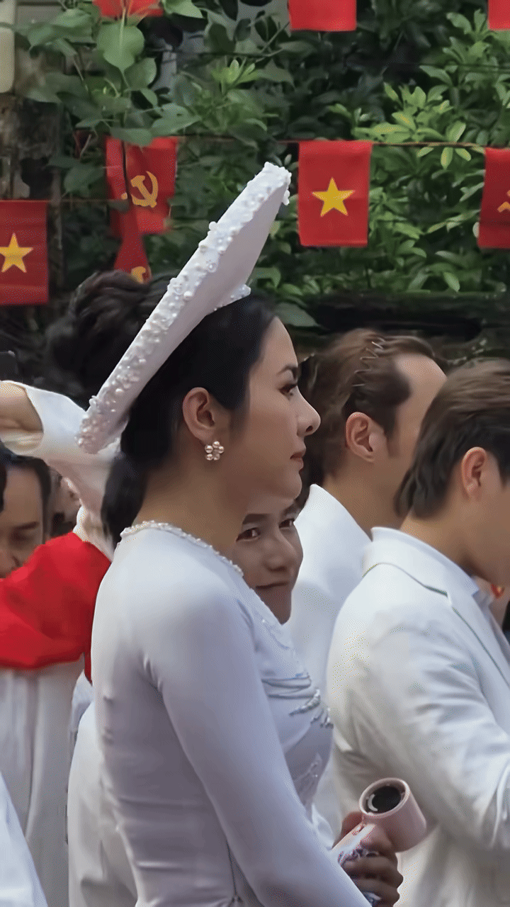 Nam ca sĩ bất ngờ 