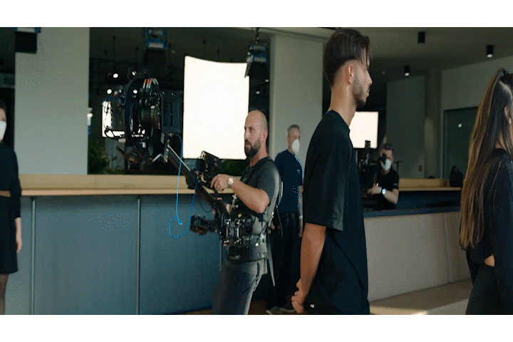 Steadicam Trinity - “Vũ khí tối thượng” được Lê Bảo Hân sử dụng đắt đỏ thế nào? Sang-xịn-mịn thế nào?- Ảnh 4. Steadicam Trinity - “Vũ khí tối thượng” được Lê Bảo Hân sử dụng đắt đỏ thế nào? Sang-xịn-mịn thế nào?- Ảnh 4.