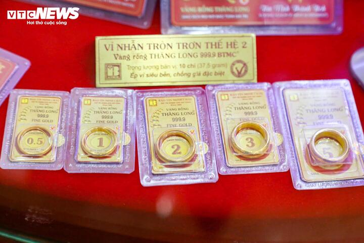 Trong 1 ngày, giá vàng nhẫn 2 lần lập kỷ lục- Ảnh 1. Trong 1 ngày, giá vàng nhẫn 2 lần lập kỷ lục- Ảnh 1.