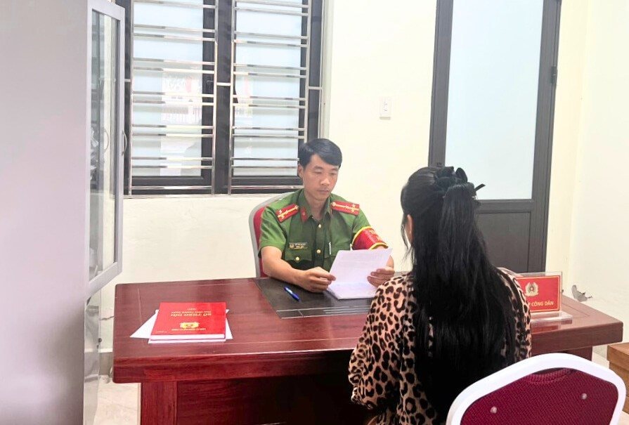 Sau khi chuyển khoản thành công 1,7 tỷ đồng cho 1 người đàn ông, người phụ nữ Hải Phòng vội trình báo công an- Ảnh 1.