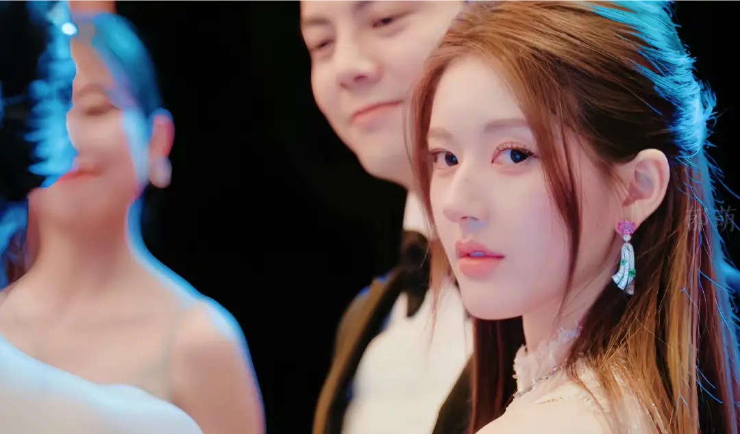 Hãy Để Tôi Tỏa Sáng có nguy cơ lỗ nặng, Triệu Lộ Tư lép vế trước 