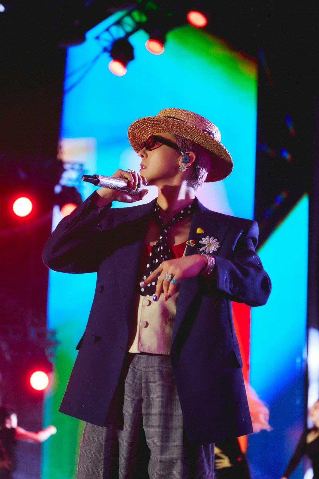 Lan truyền giá vé concert G-Dragon tại Hà Nội: Có vé tận 20 triệu đồng, thấp nhất 1 triệu?- Ảnh 2.
