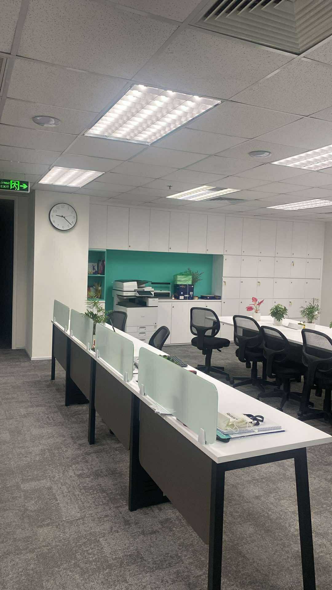 Hà Nội gần nửa đêm, điểm danh các bác ở lại công ty: Tôi, đã sẵn sàng giường, đồ ăn, tắm rửa!!!!- Ảnh 7.