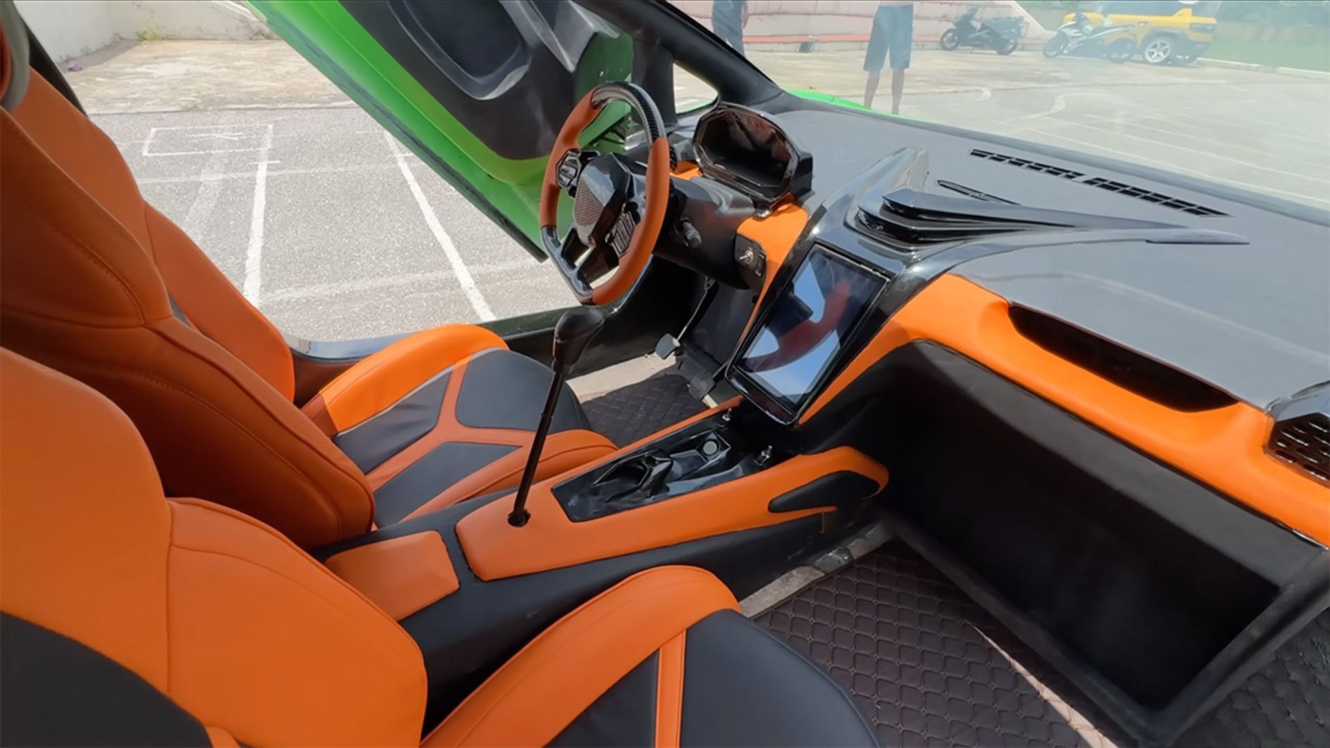 Biến chiếc Nissan cũ hỏng thành Lamborghini Revuelto, các thợ xe Việt Nam được thế giới ngả mũ khâm phục- Ảnh 6.