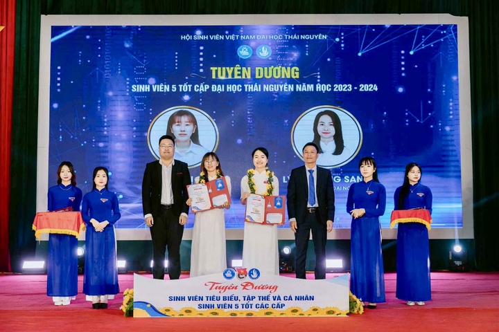 Cô gái Mông giành học bổng thạc sĩ toàn phần đến Trung Quốc- Ảnh 2.